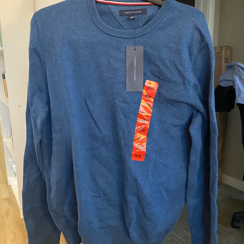 Tommy Hilfiger Blue Crewneck Sweater with Classic Fit
